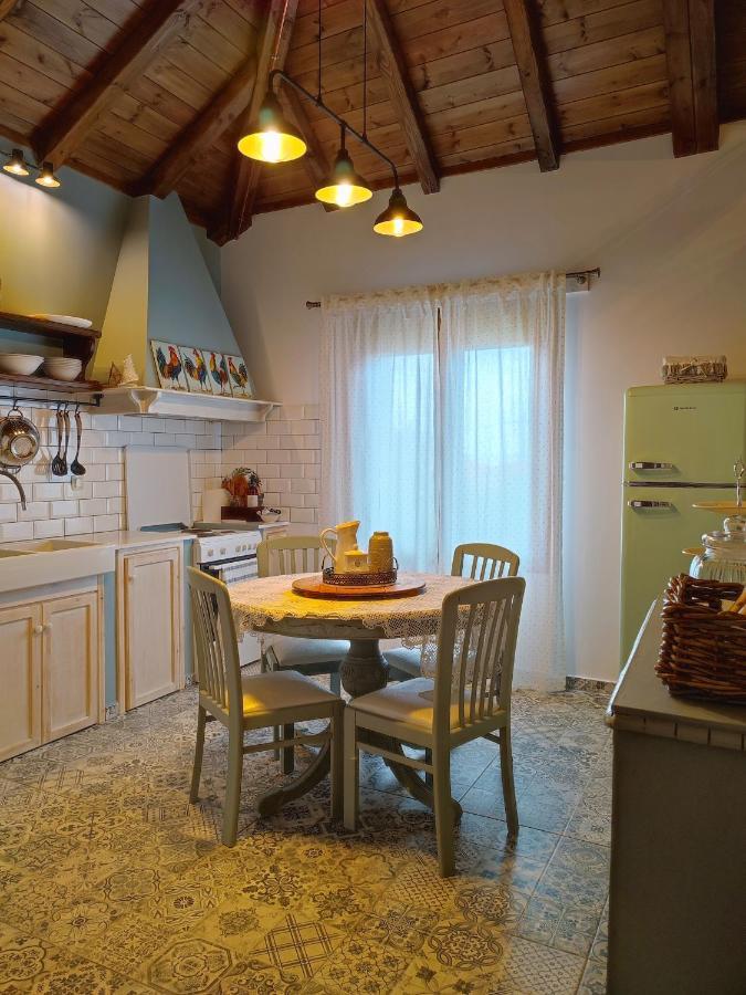 Willa Habezeiko - The Vintage House Afytos Zewnętrze zdjęcie